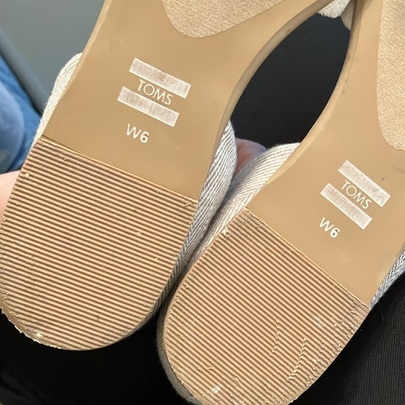 Women’s Toms Suede & Fabric Flats - Picture 8 of 10